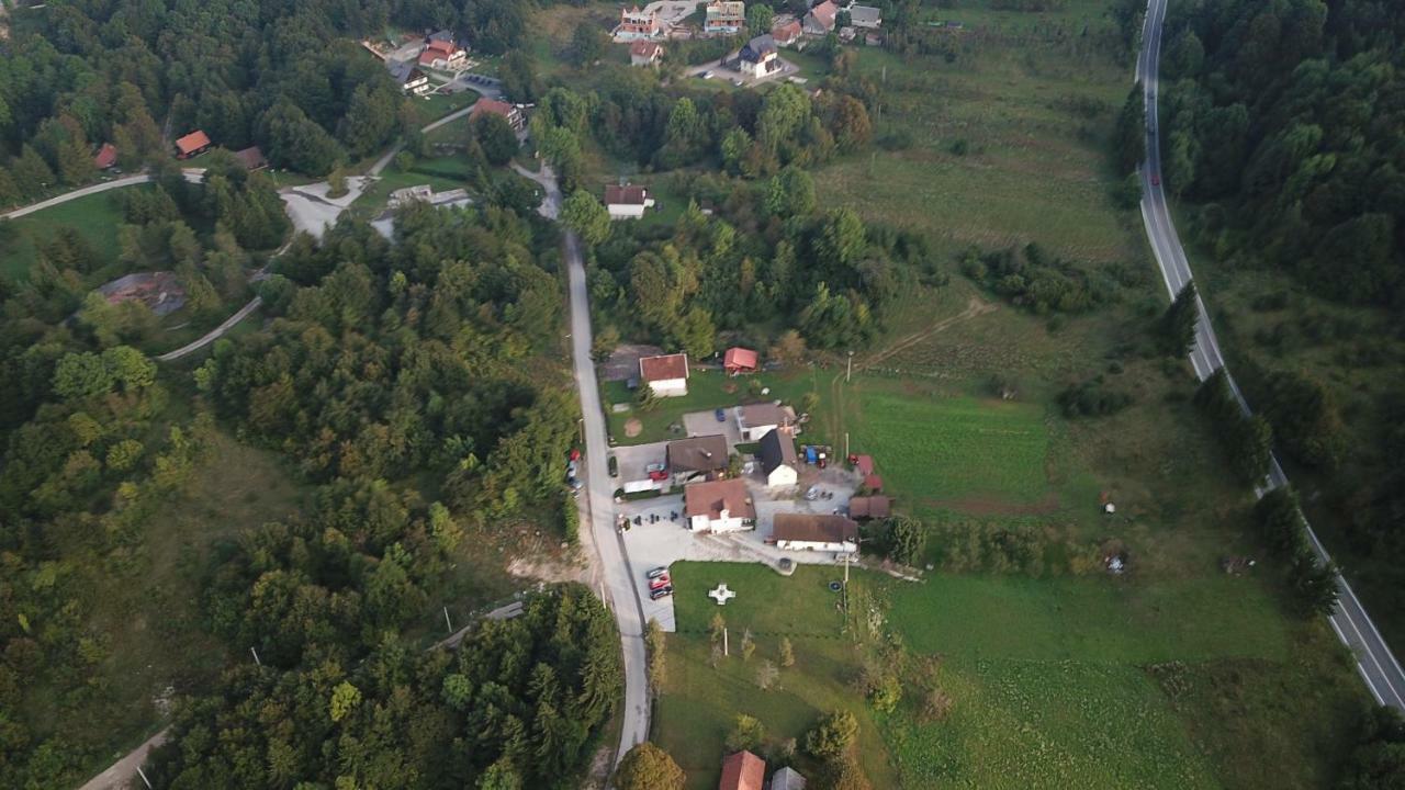 House Pox Hotel Plitvicka Jezera Bagian luar foto